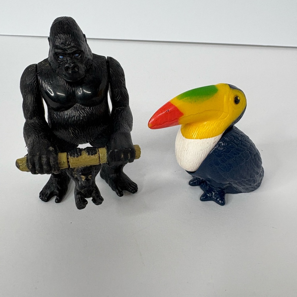 1998 McDonald’s Disney Animal Kingdom Happy Meal Set Gorilla & Toucan